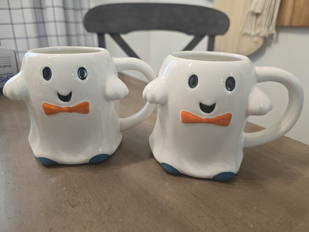 Set Of 2 Hyde & Eek 4in Ghost Mugs Cups 2022 Halloween Bow Tie